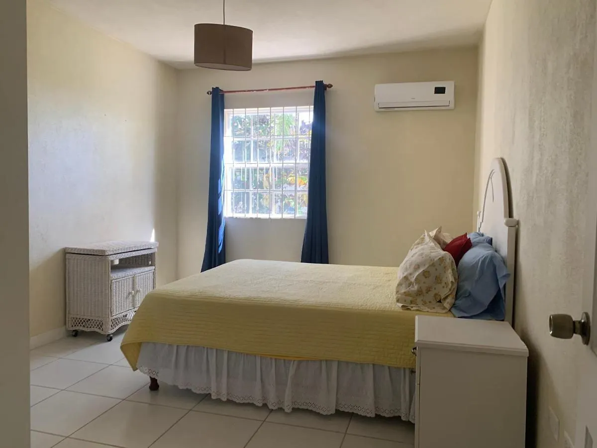 كرايست تشيرش Hilltop Apartments بربادوس